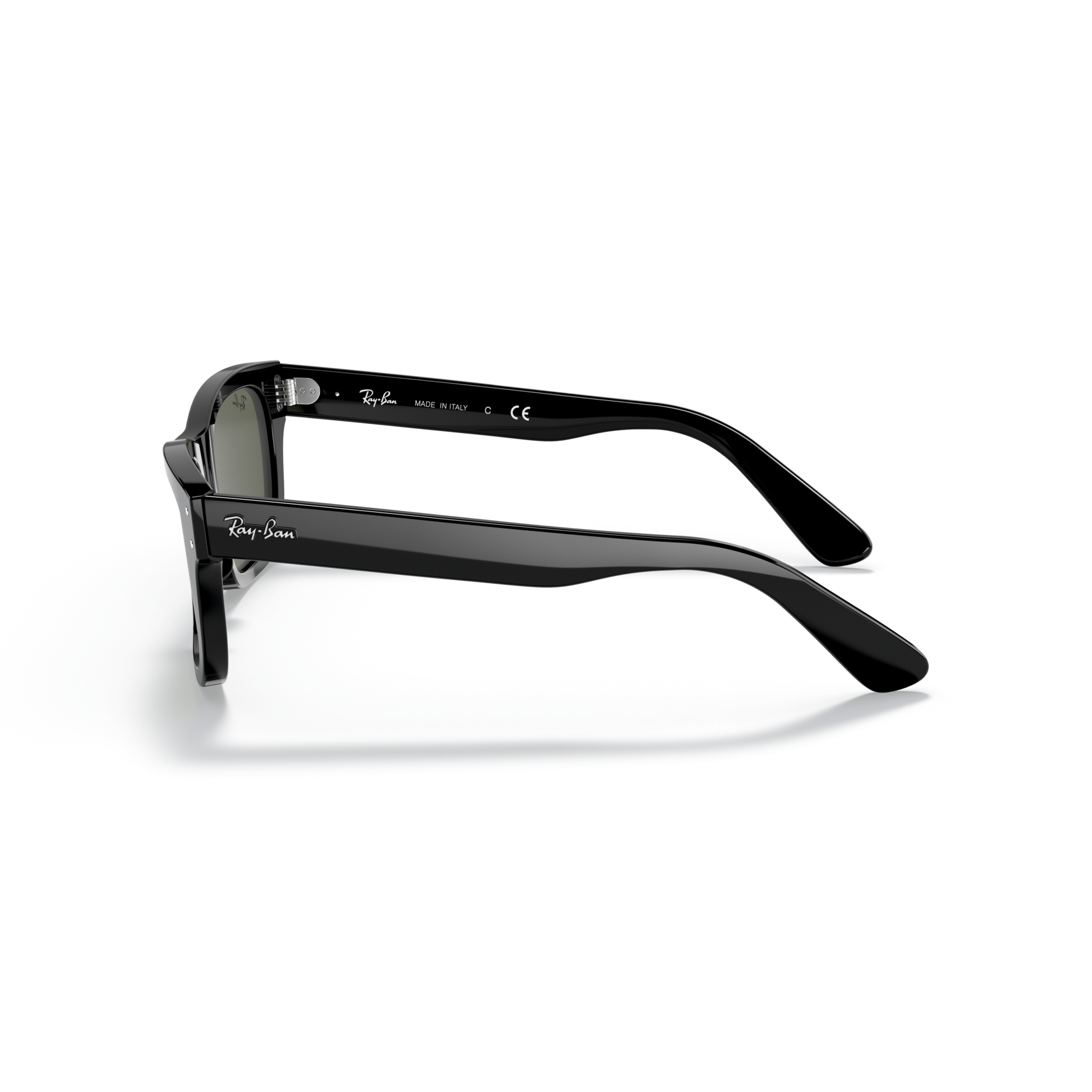 Black Ray-Ban sunglasses on a white background Polished Black + G-15 Green