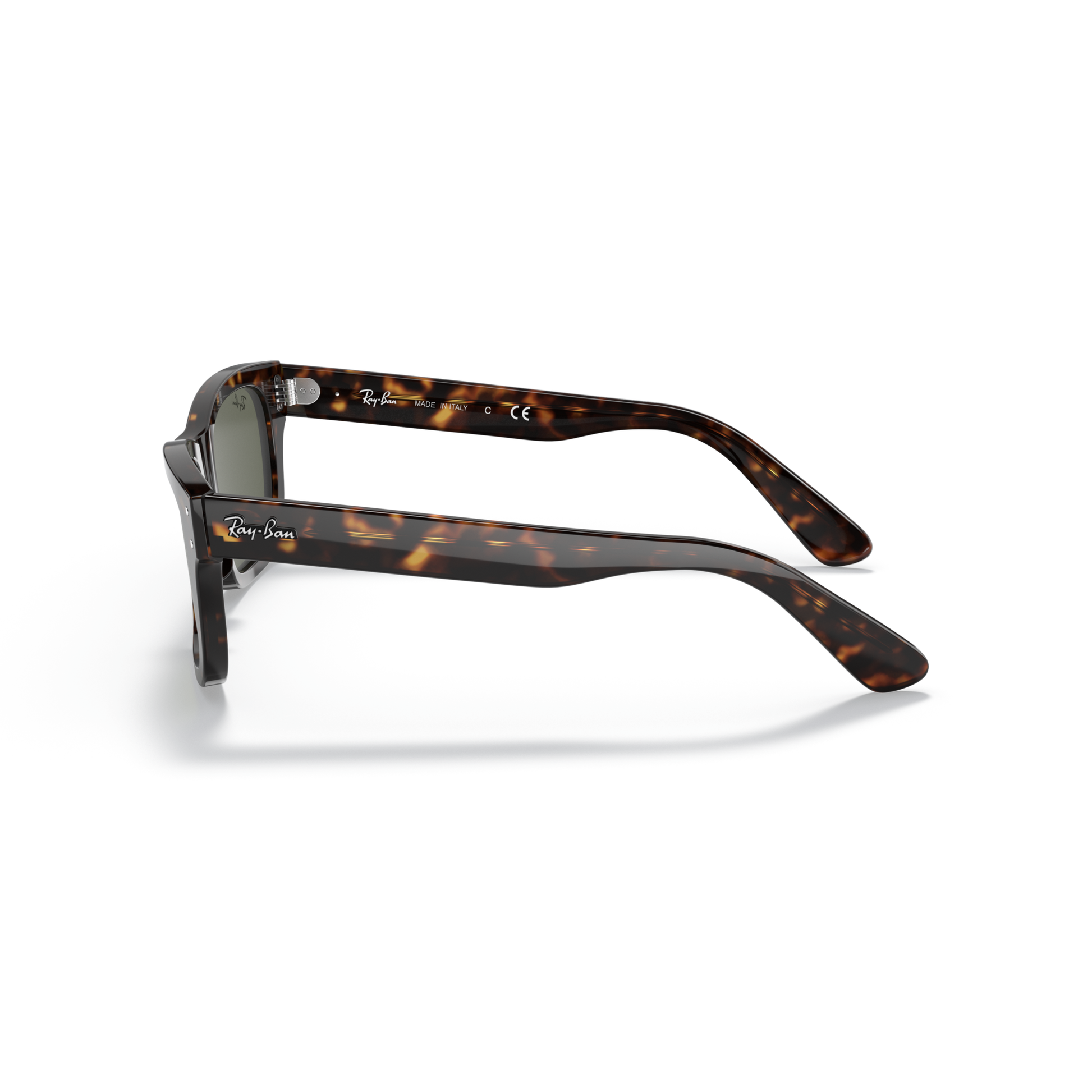 Tortoiseshell sunglasses with Ray-Ban logo on a white background Polished Havana + G-15 Green