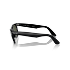 Black Ray-Ban sunglasses on a white background Polished Black + G-15 Green