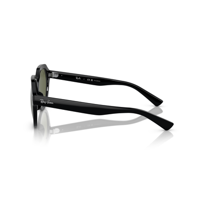 Black Ray-Ban sunglasses on a white background Polished Black + G-15 Green Polarised