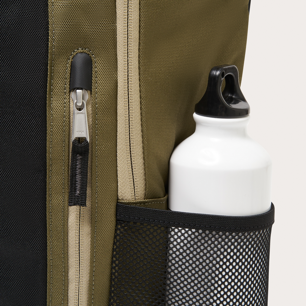 Oakley - Enduro 20L 3.0 Backpack - Army Green - Velocity 21