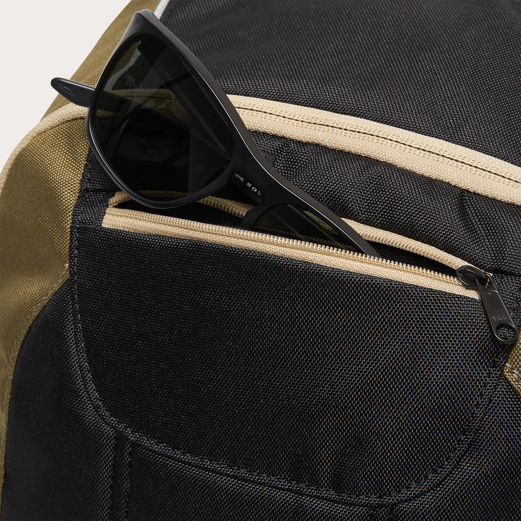 Oakley - Enduro 20L 3.0 Backpack - Army Green - Velocity 21