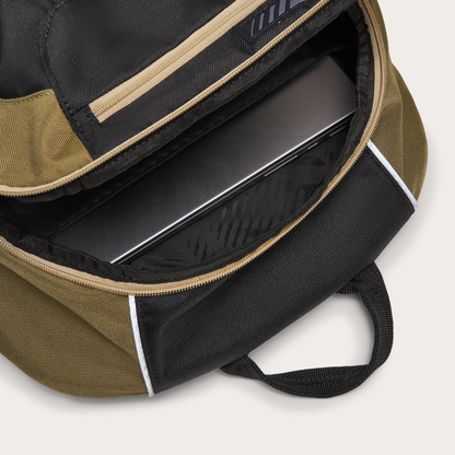 Oakley - Enduro 20L 3.0 Backpack - Army Green - Velocity 21