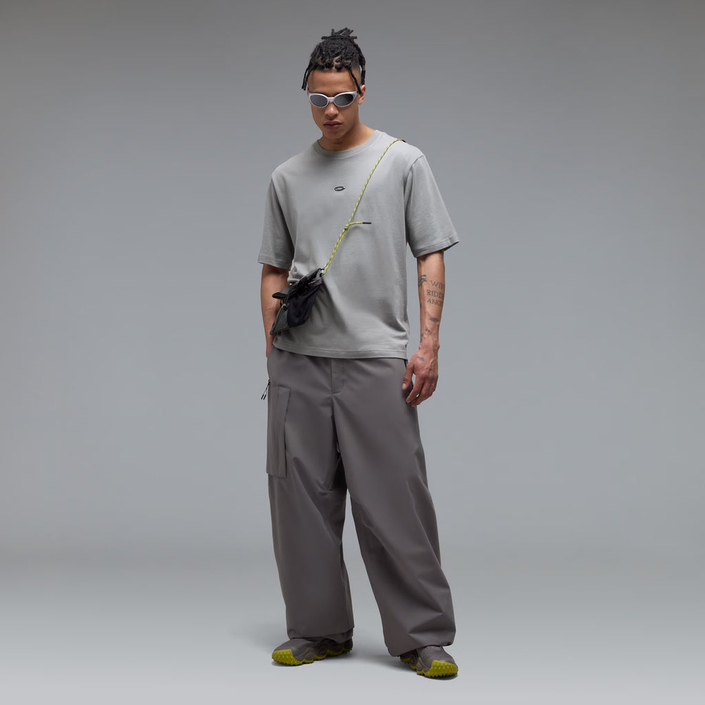 Metal Rise Tee - Cement